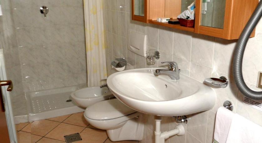 Casa Vacanze Touring Verbania Quarto foto