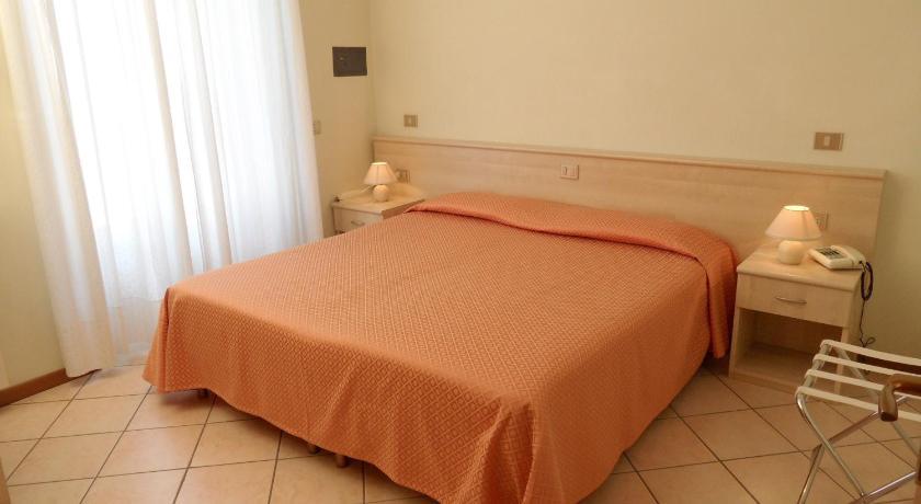Casa Vacanze Touring Verbania Quarto foto